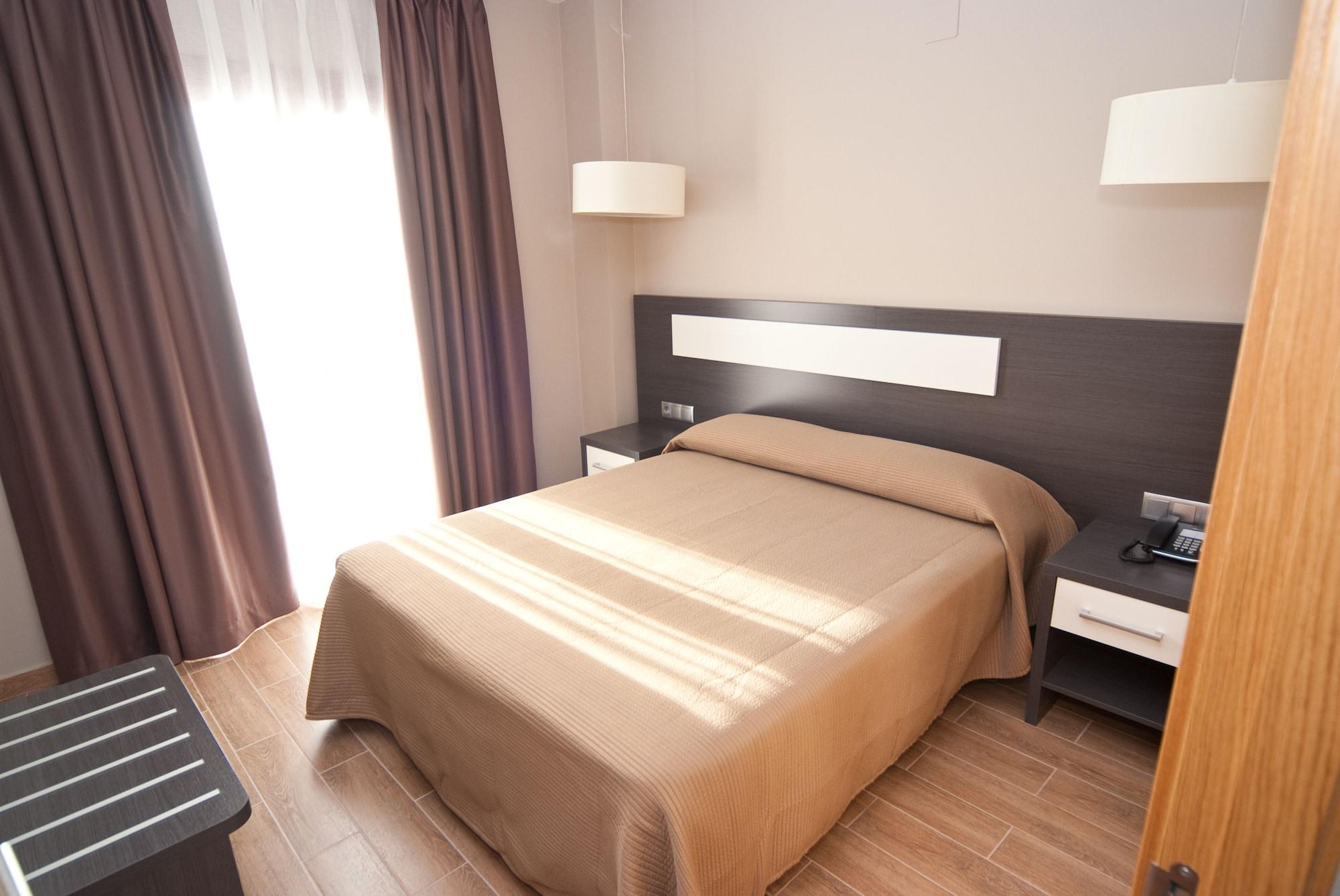 Apartahotel & Spa Jacetania Хака Экстерьер фото